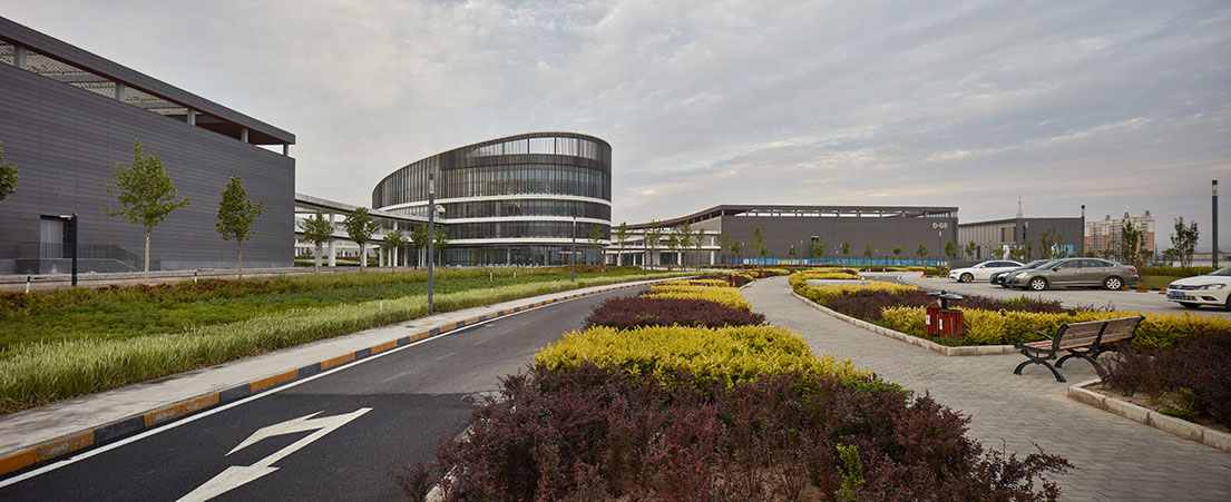 1660024654321917.jpg 建筑外立面及園區(qū)綠化實(shí)景照片 (1).jpg